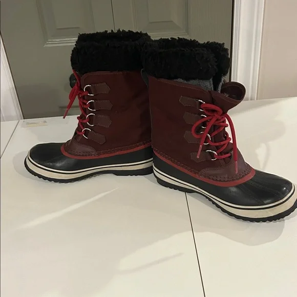 Sorel Black Plush-Lined Boot Label - Picture 6 of 6